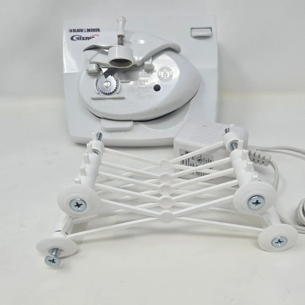 Black & Decker Gizmo Cordless Can Opener White EM200‎ EM100 with Charging Base